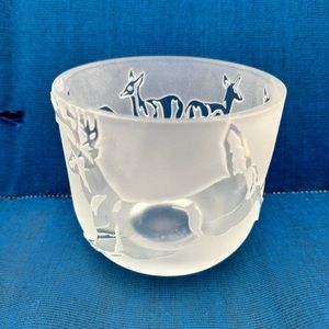 2002  Pilgrim Glass Signed Kelsey Murphy Clear Carved Cameo Glass Bowl With Deer